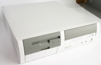 Такой ПК больше подходит для работы в офисе - аскетичен и не имеет мультимедийных излишеств